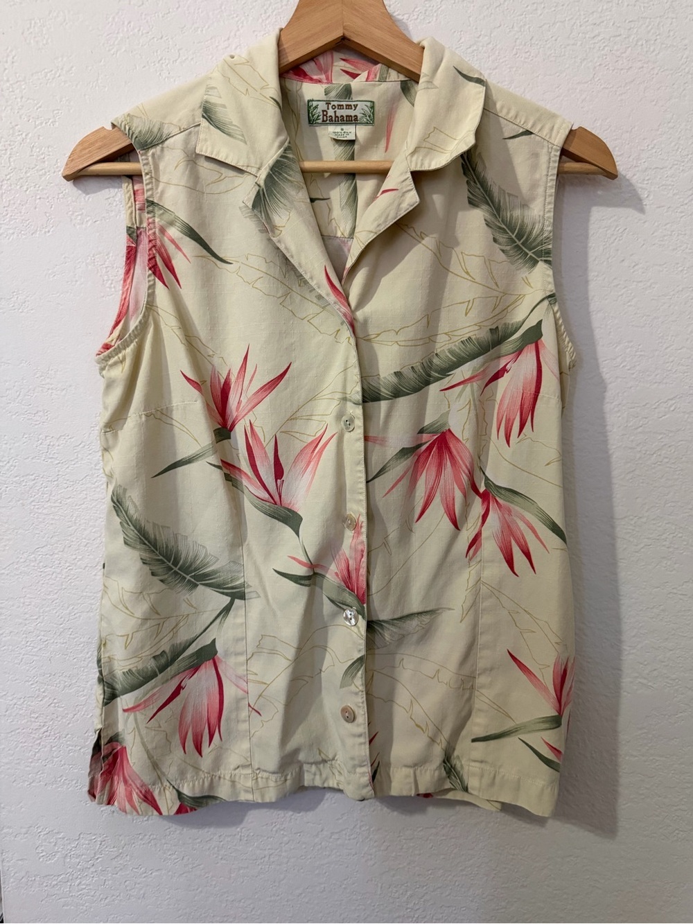 Tommy Bahama Silk Cream Sleeveless Floral Button-Up Top Pink & Green floral -S
